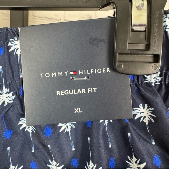 Tommy Hilfiger Regular Fit Blue Palm Tree Print Swim Trunks Size XL - Picture 6 of 6